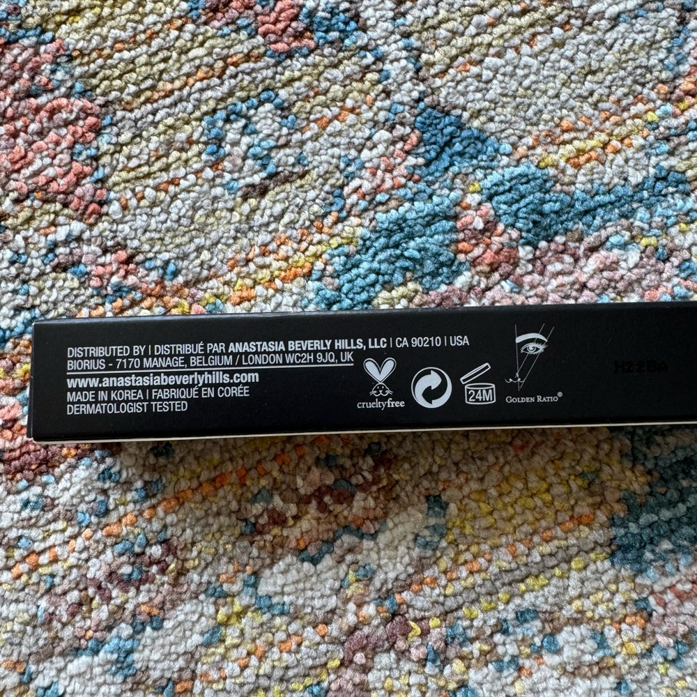Anastasia Beverly Hills Brow Wiz in Taupe - Picture 4 of 6